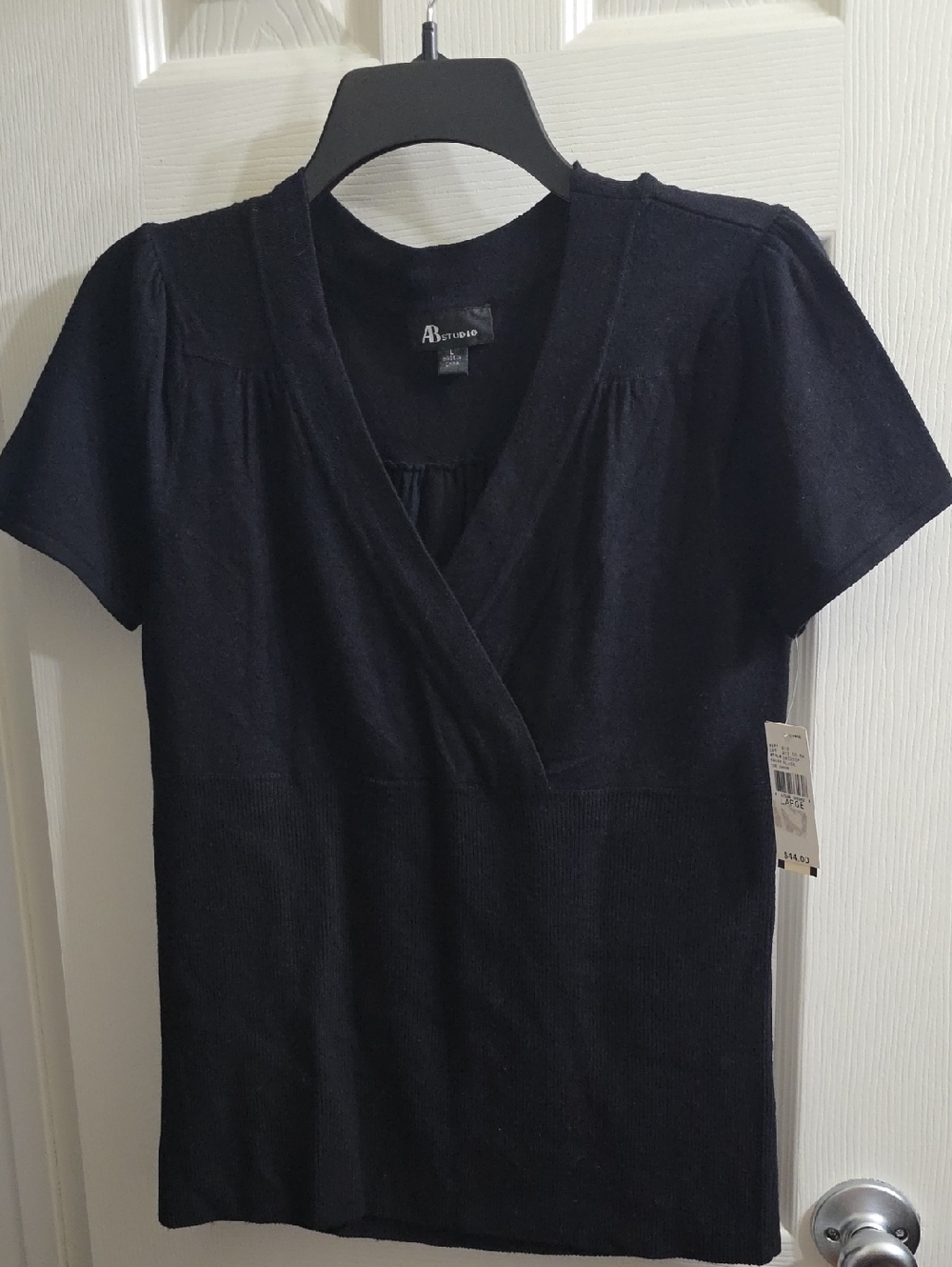 AB Studio Black Short-Sleeve Wrap V-Neck Knit Top Size L